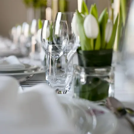 فندق Centre By Ihg 4*