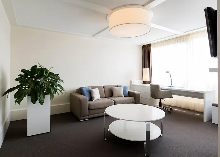 Centre By Ihg ホテル 4*