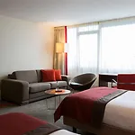 Centre By Ihg Hotel 4*