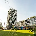 Centre By Ihg Hotel 4*