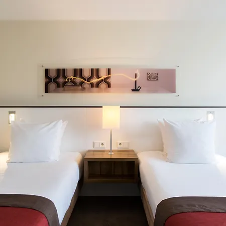 מלון Centre By Ihg