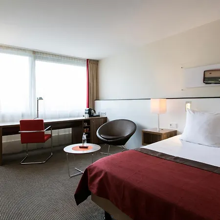 Centre By Ihg Hotel 4*