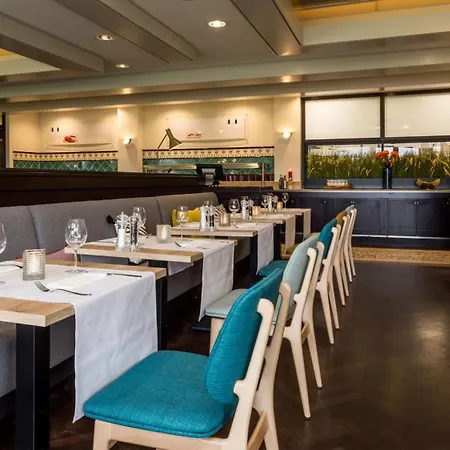 Centre By Ihg מלון 4*