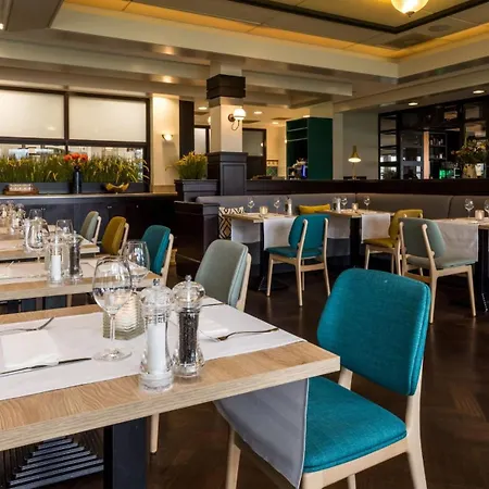 מלון Centre By Ihg 4*