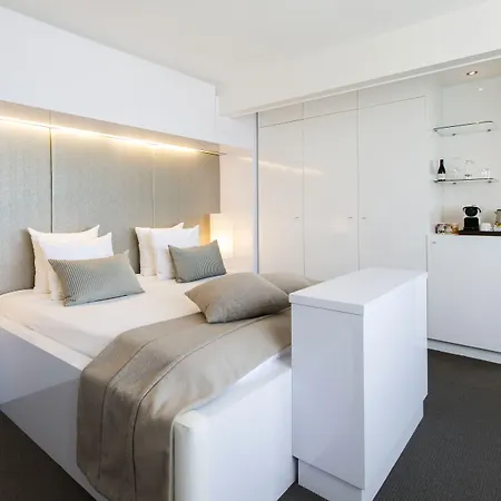 Centre By Ihg מלון