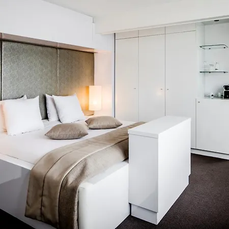 מלון Centre By Ihg 4*