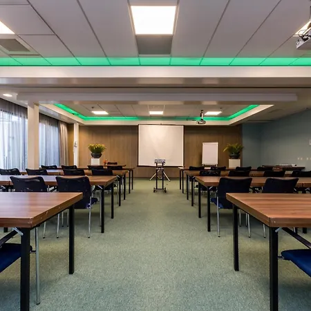 Centre, An Ihg