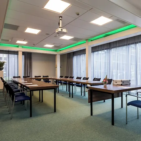 מלון Centre By Ihg