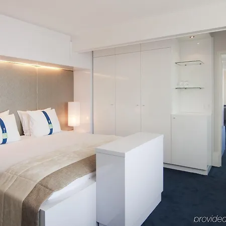 Centre By Ihg מלון