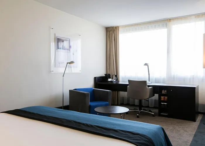 Centre By Ihg Hotell 4*