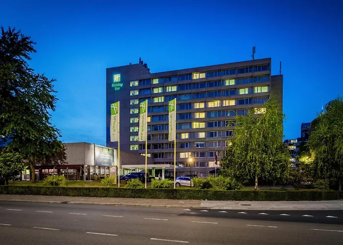 Отель Centre By Ihg 4*