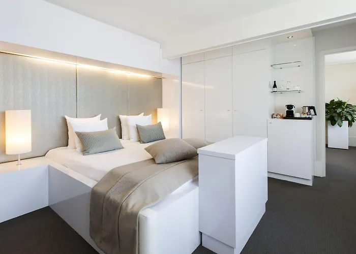 Centre By Ihg Отель