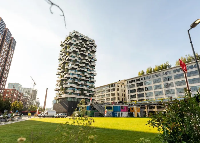 Centre By Ihg Hotel 4*