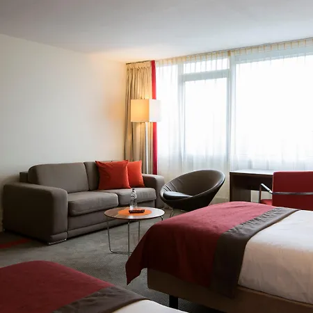 Centre By Ihg Hotel 4*