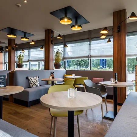 Centre By Ihg Hotel 4*