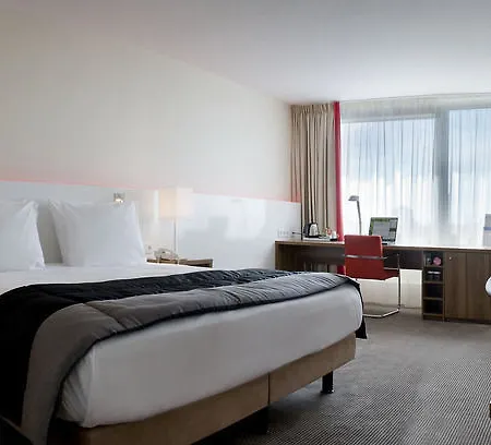 Centre By Ihg Hotel